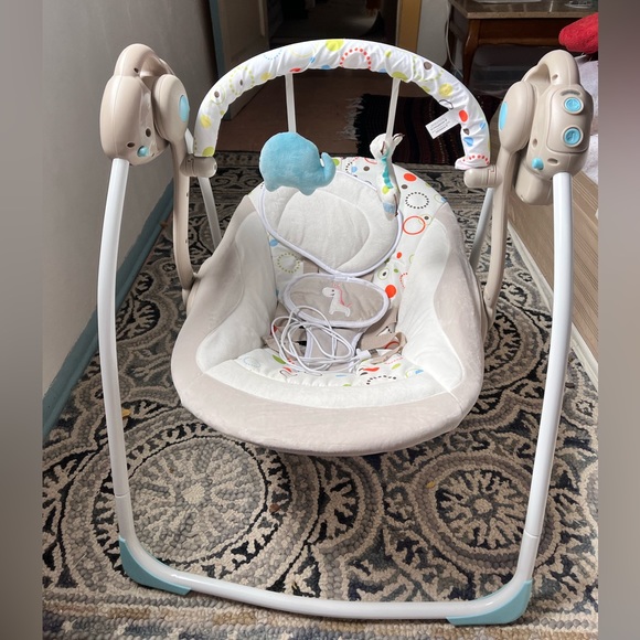 Baby swing! - Picture 2 of 2